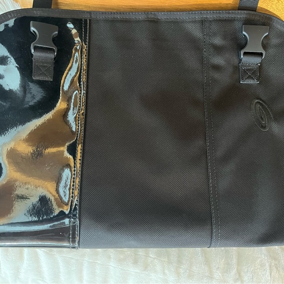 Timbuk2 Black Messenger Bag with Glossy Accents - Picture 5 of 5